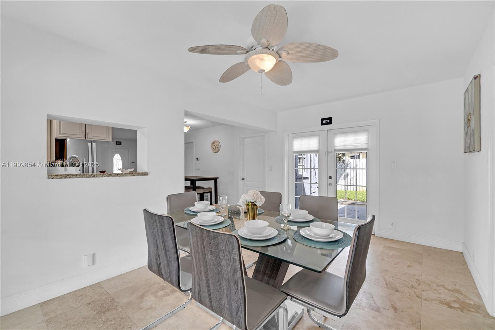 HOLLYWOOD HILLS - Residential Lease