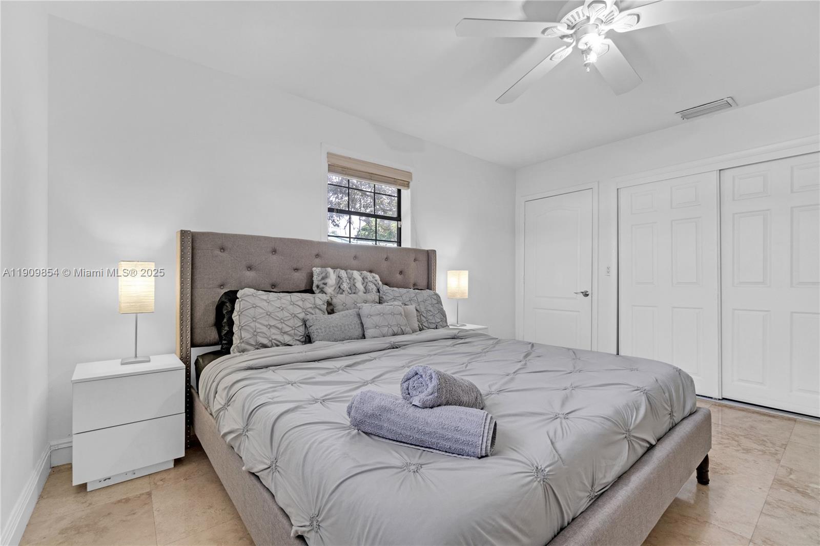 HOLLYWOOD HILLS - Residential Lease