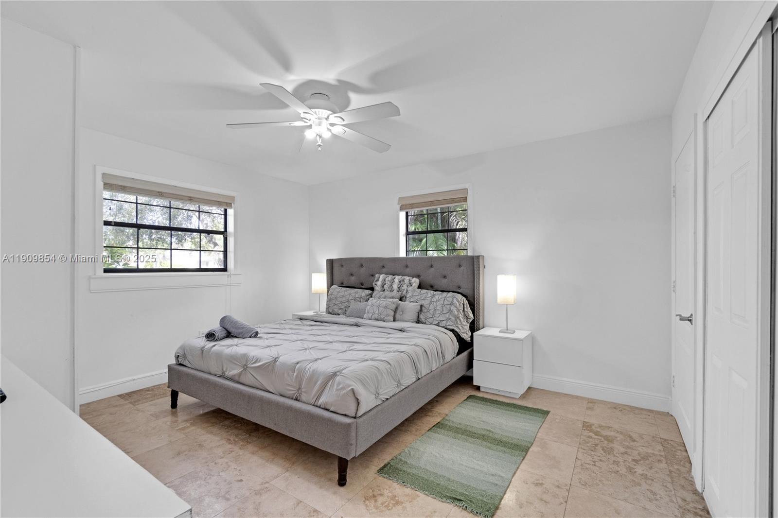 HOLLYWOOD HILLS - Residential Lease