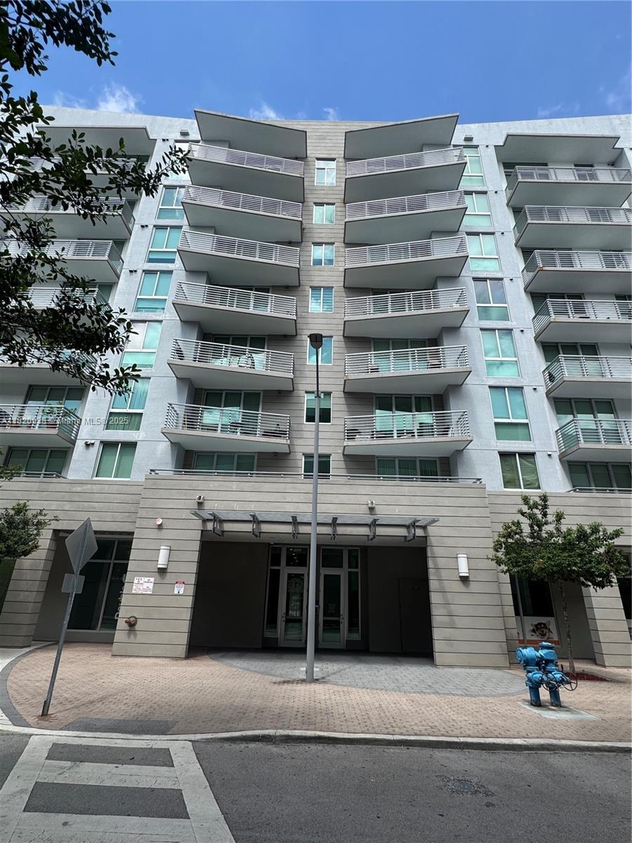 Rental Property at 7875 Nw 107th Ave 215, Doral, Miami-Dade County, Florida - Bedrooms: 1 
Bathrooms: 1  - $2,400 MO.
