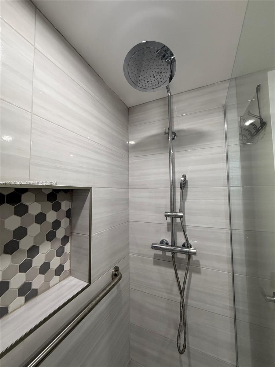 FIFTH HORIZONS CONDO - Residential