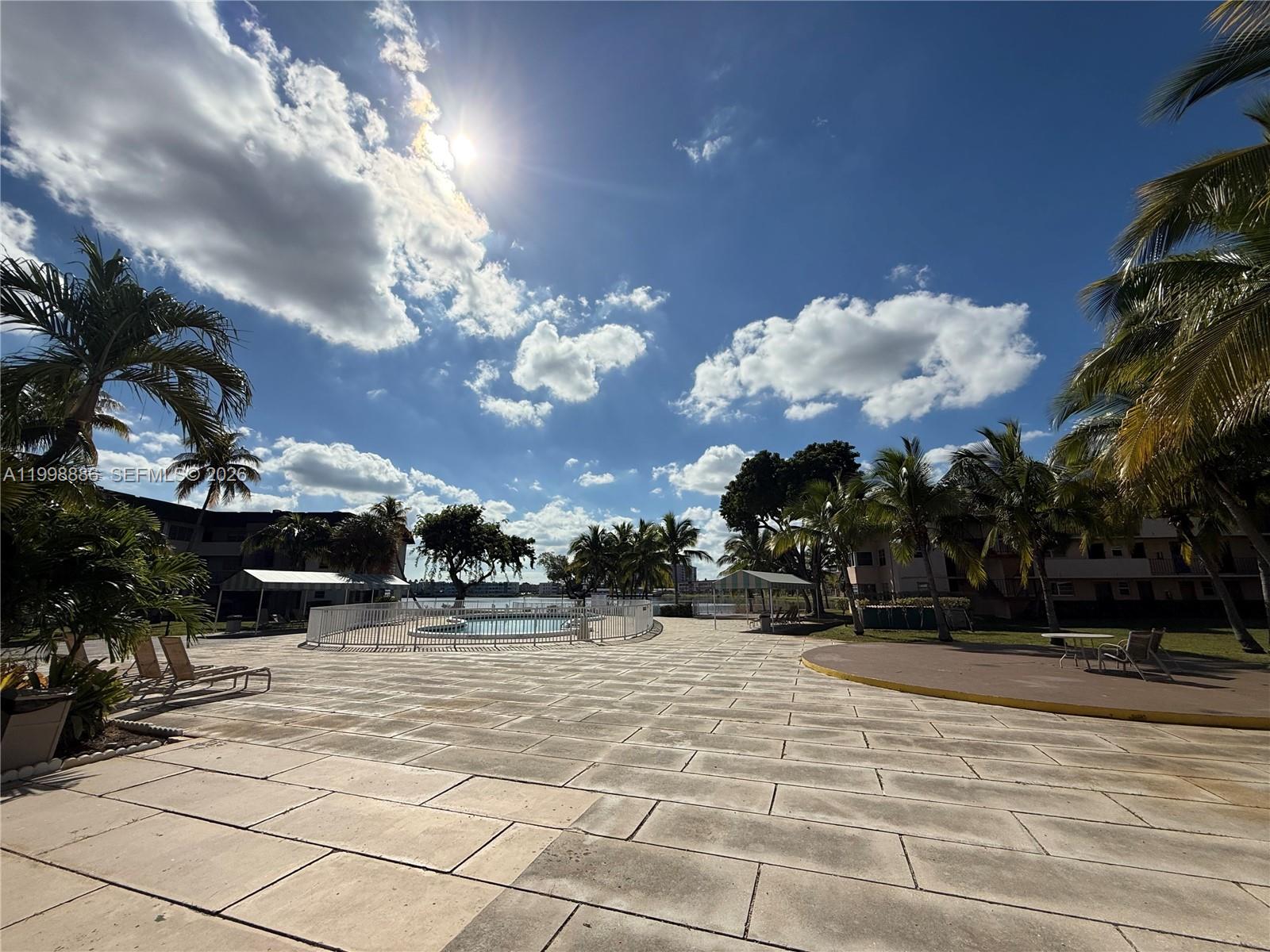 FIFTH HORIZONS CONDO - Residential