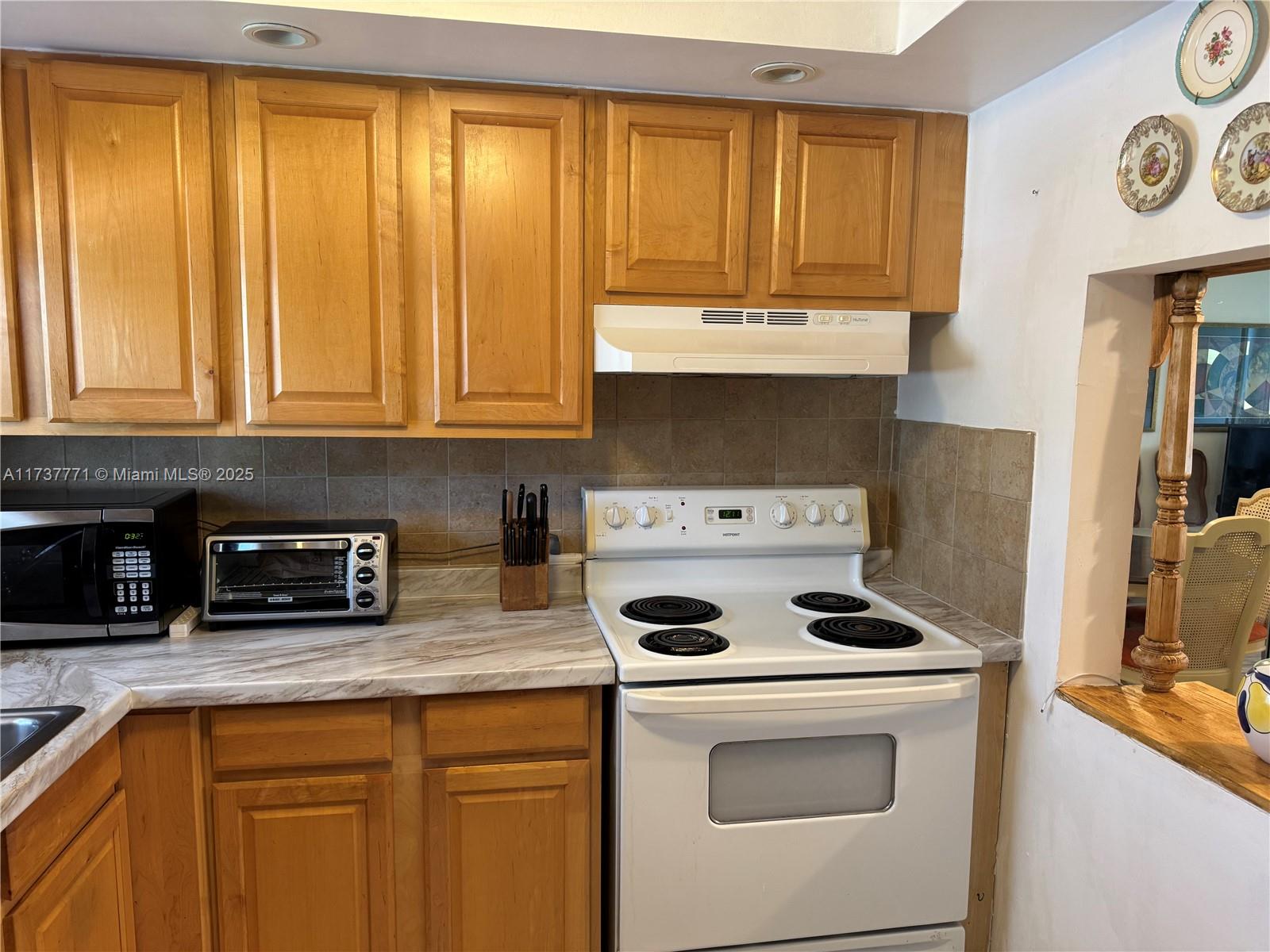 2741 N Pine Island Rd 108