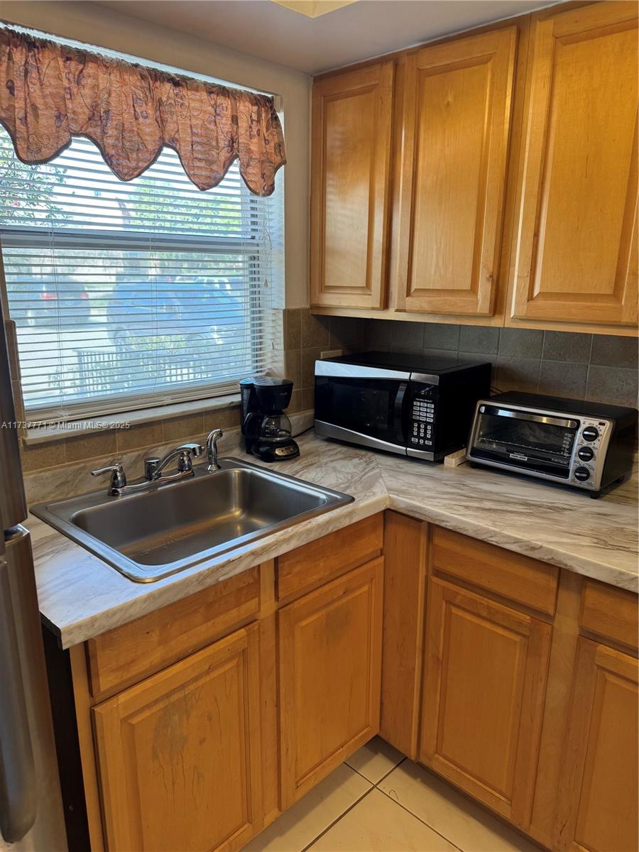 2741 N Pine Island Rd 108