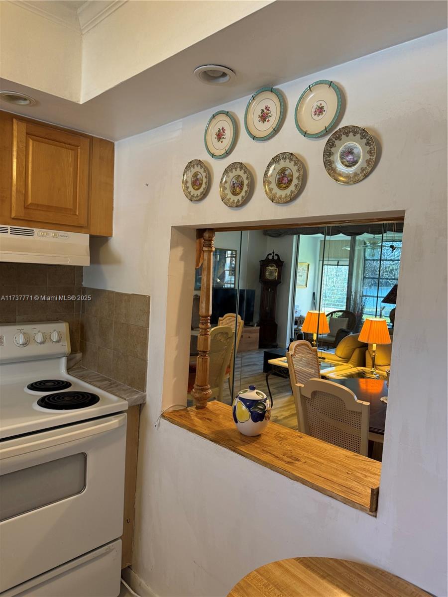 2741 N Pine Island Rd 108
