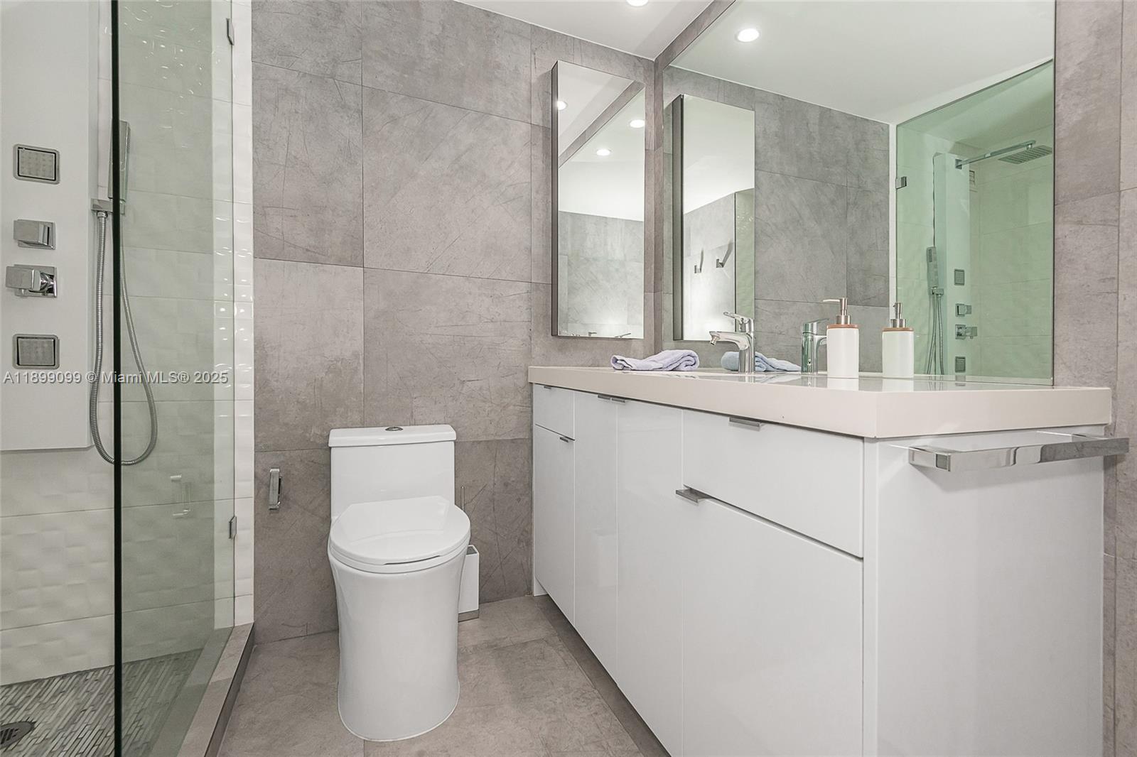 MIRADOR 1000 CONDO - Residential