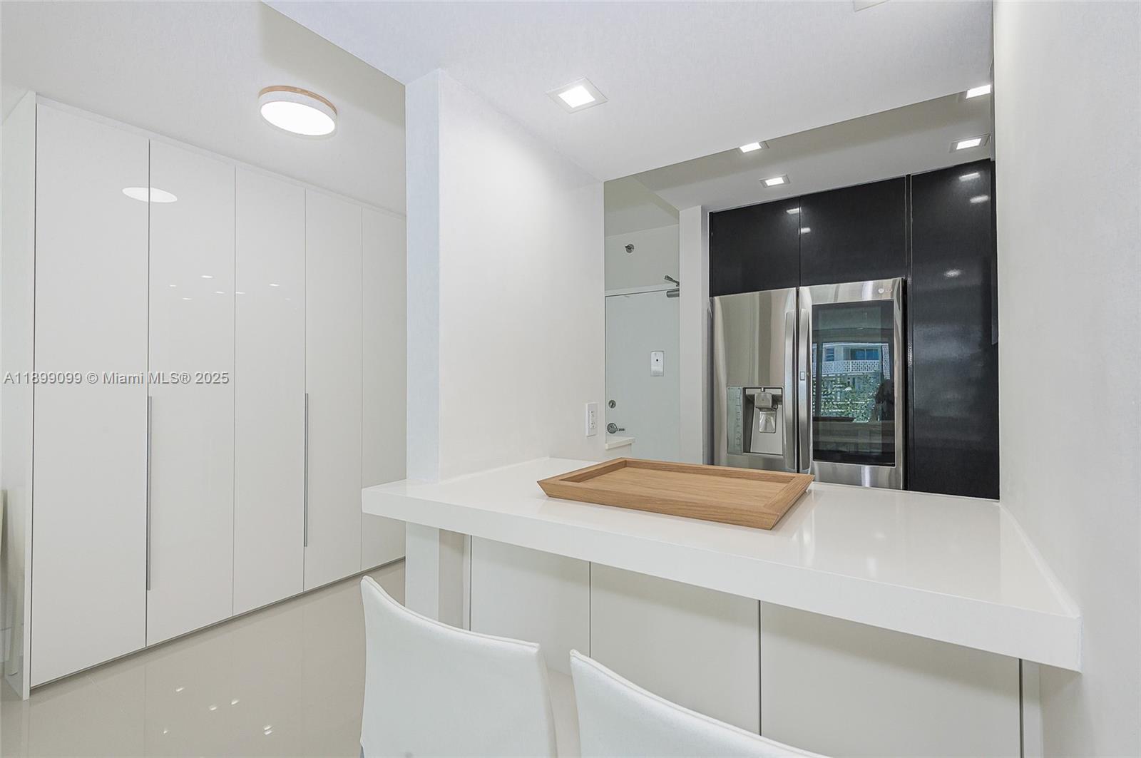 MIRADOR 1000 CONDO - Residential