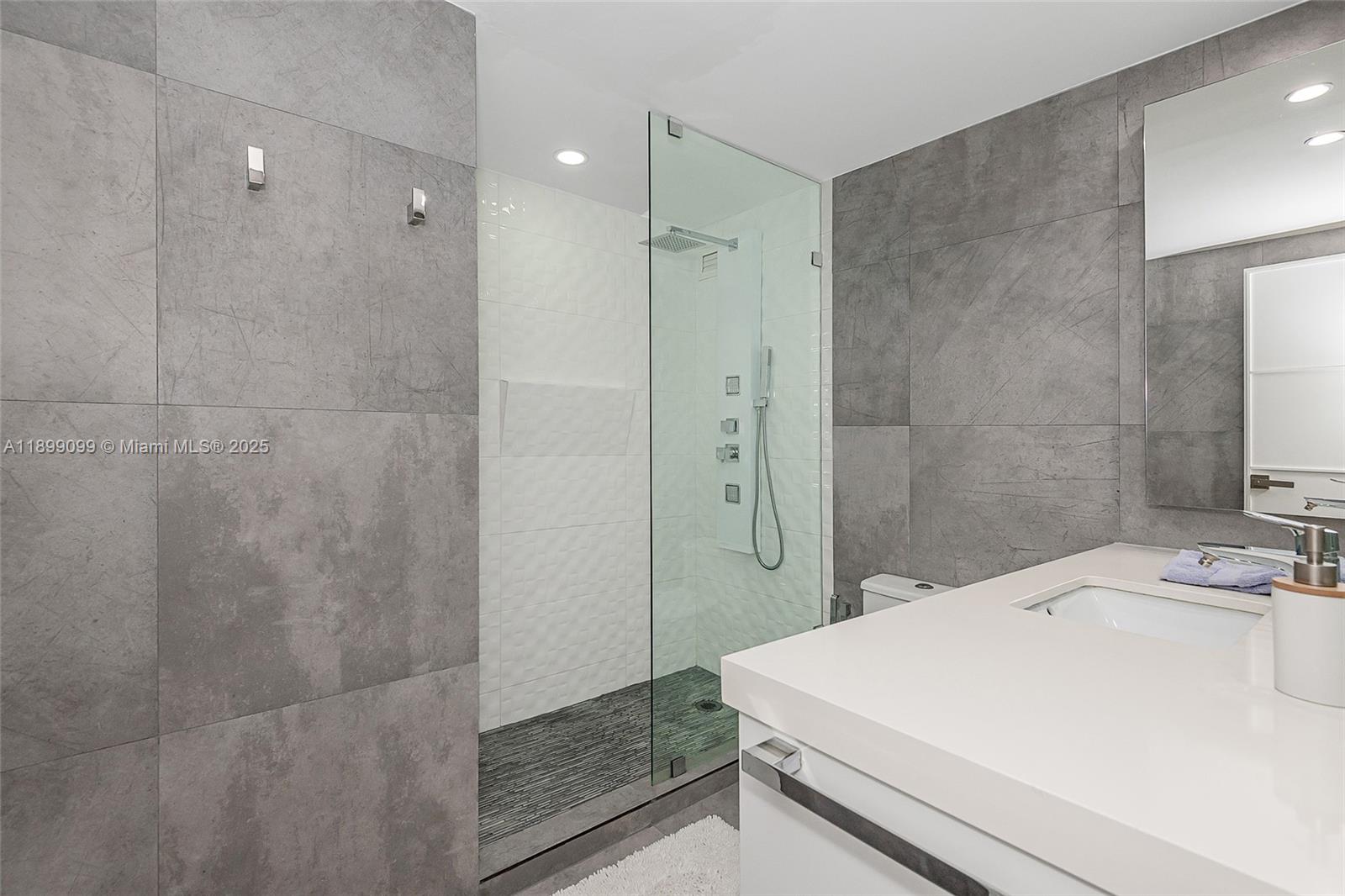 MIRADOR 1000 CONDO - Residential