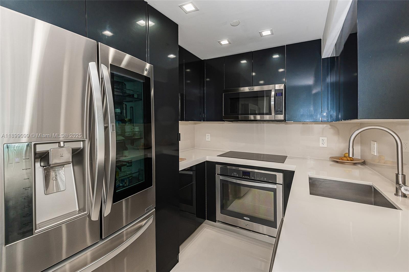 MIRADOR 1000 CONDO - Residential