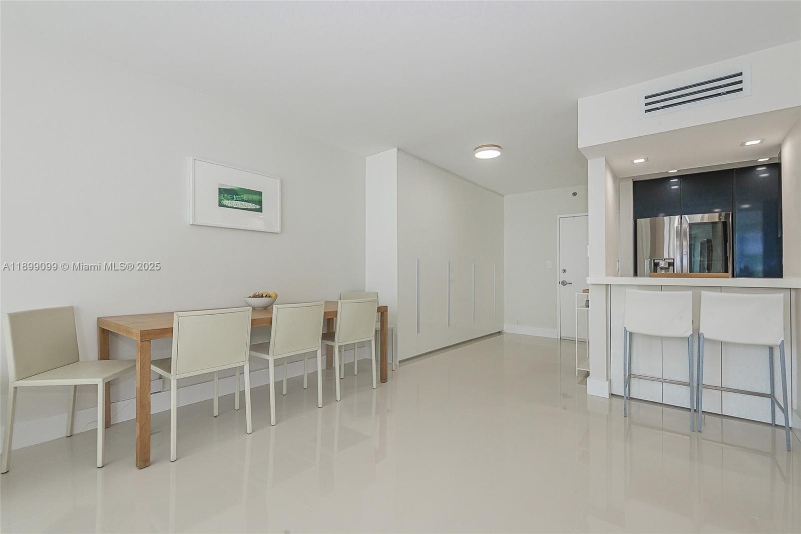 MIRADOR 1000 CONDO - Residential
