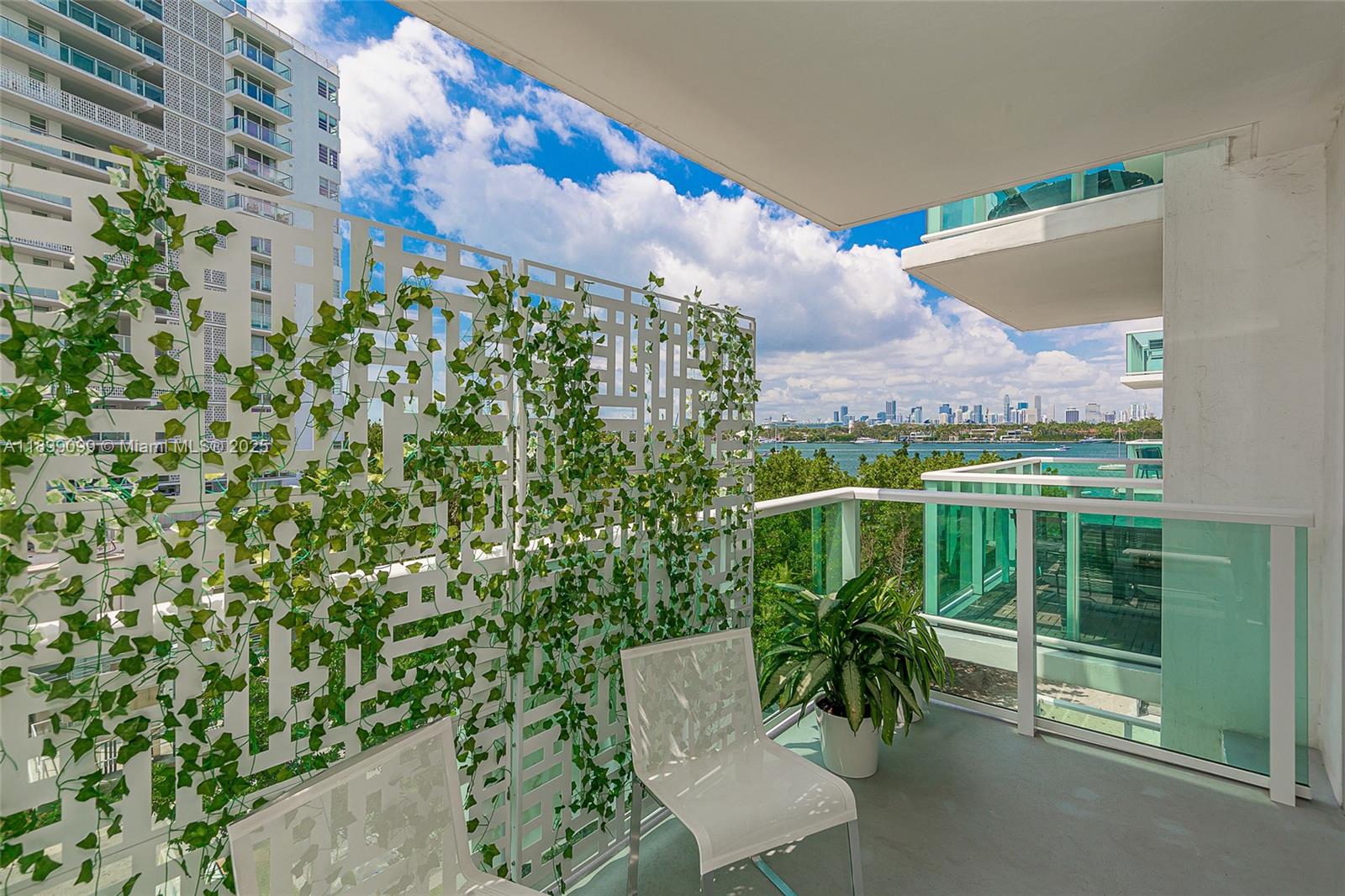 MIRADOR 1000 CONDO - Residential