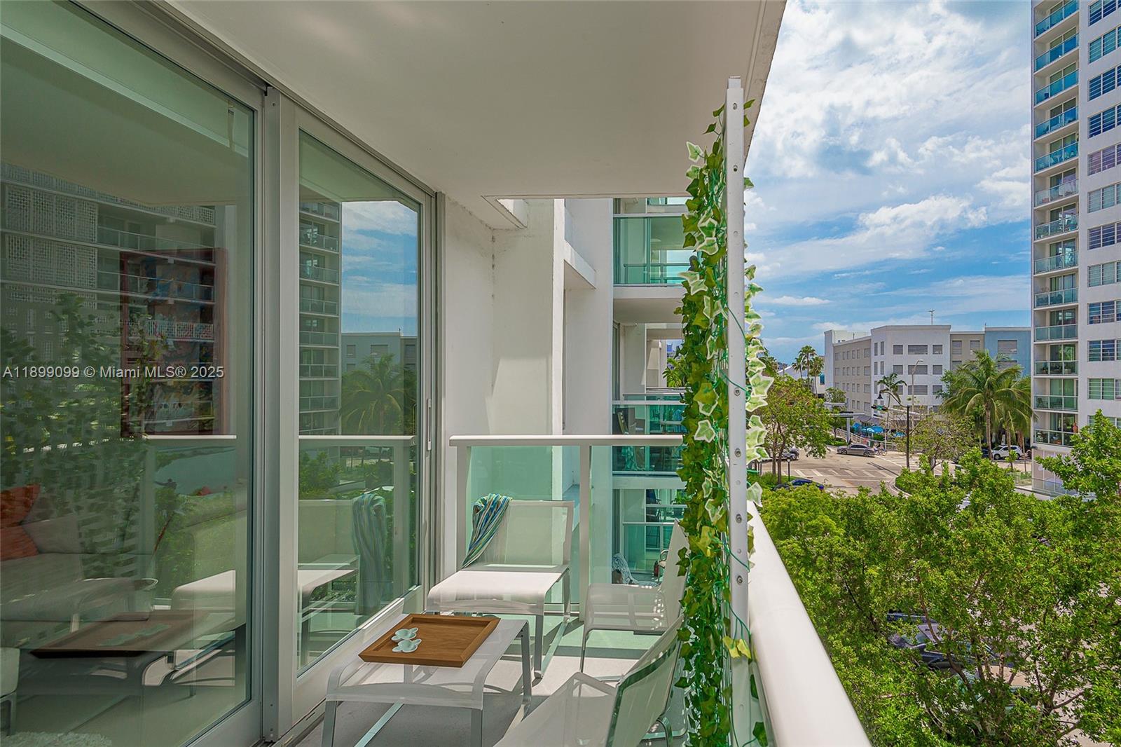 MIRADOR 1000 CONDO - Residential