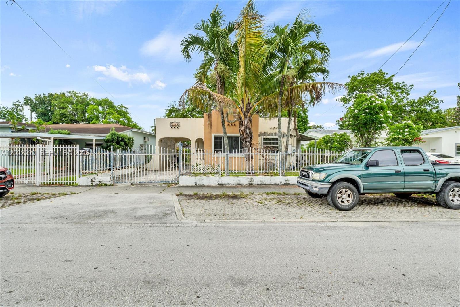 1122 NW 38th St