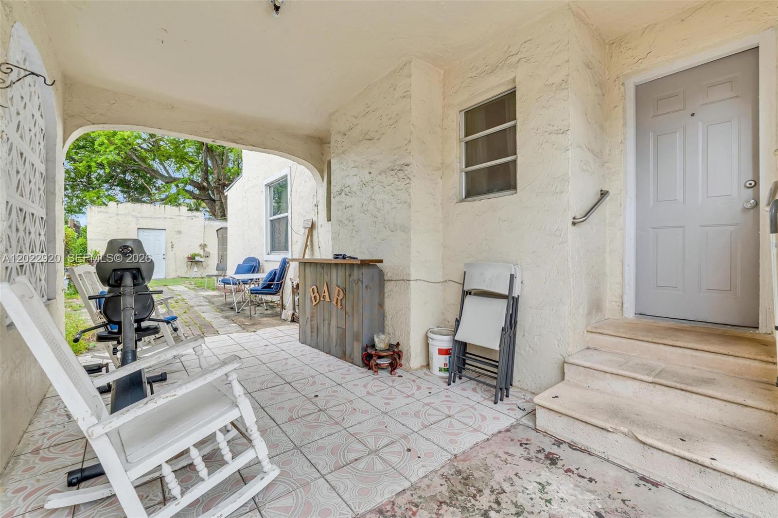 1122 NW 38th St