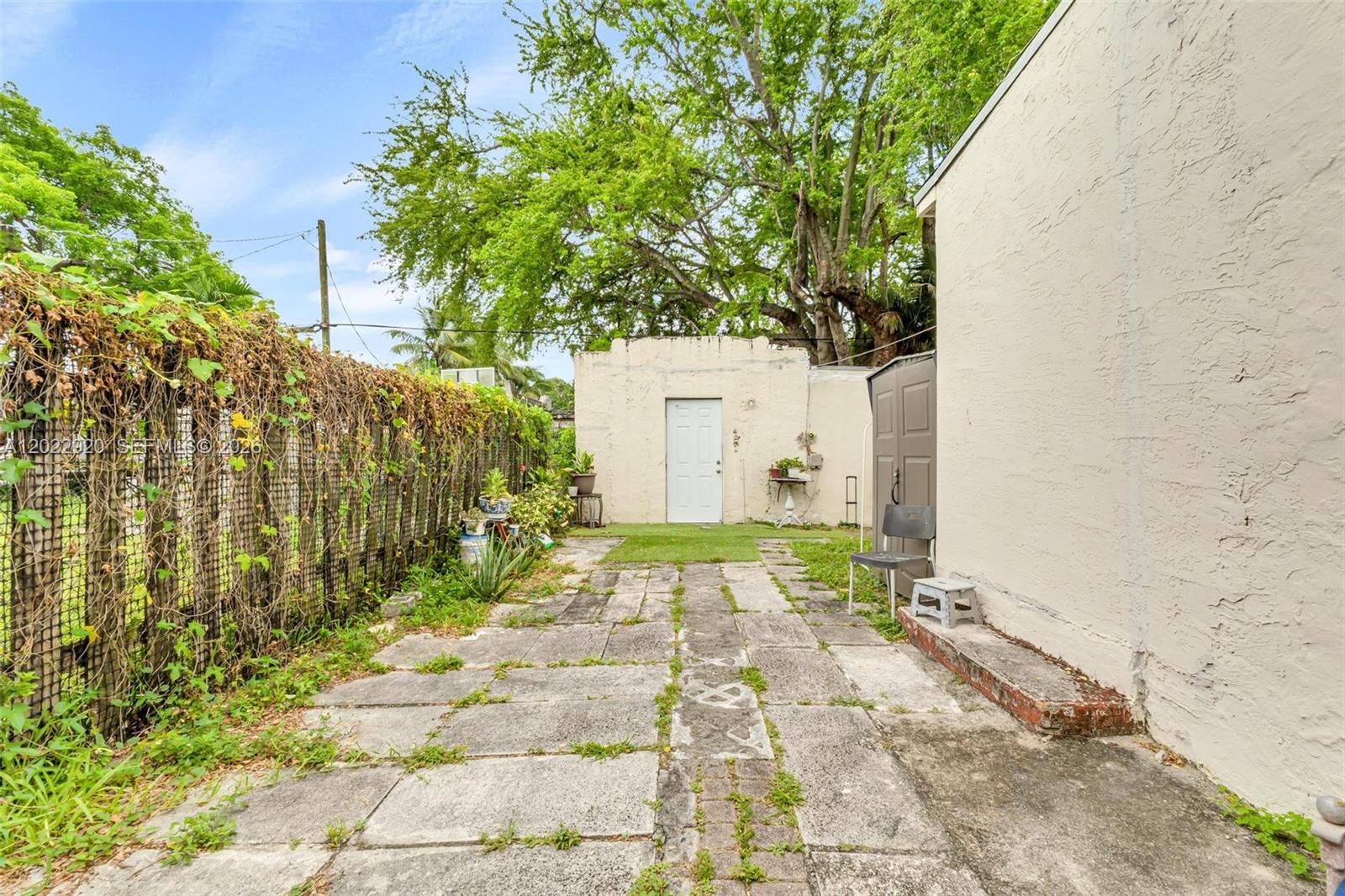 36TH ST MANOR - Residential