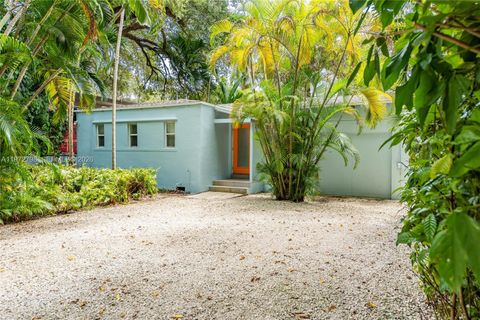 330 NE 86 St El Portal FL 33138