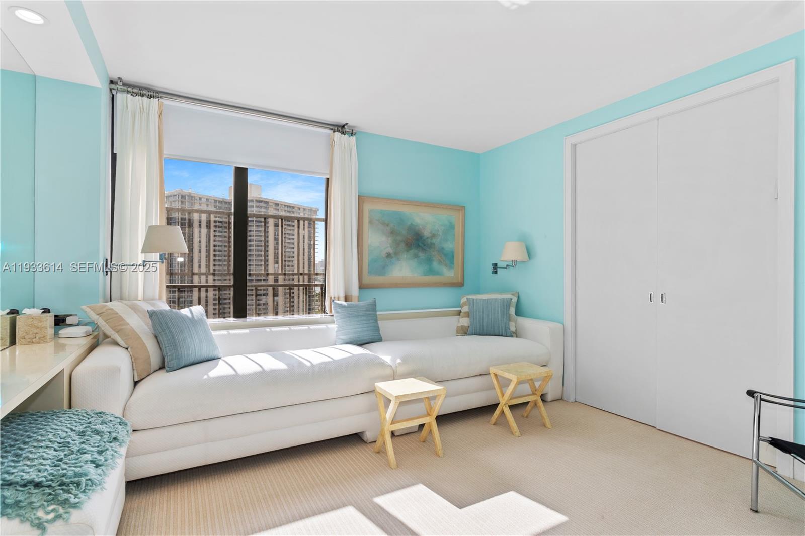 TURNBERRY ISLE SOUTH COND - Residential