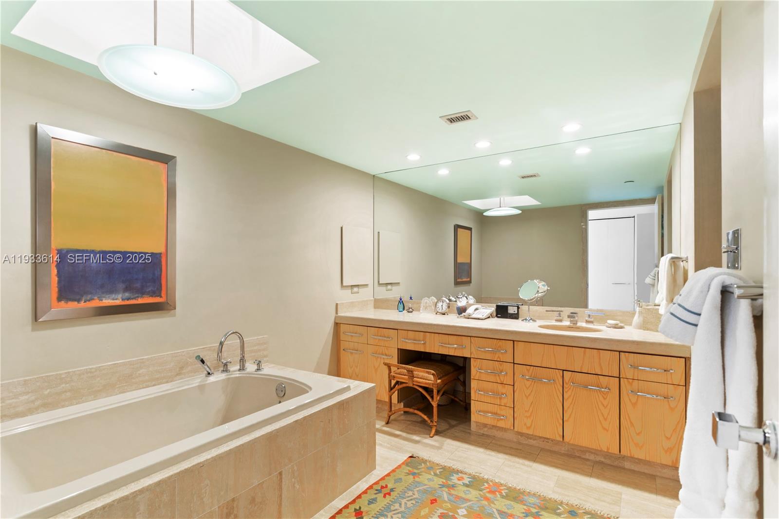 TURNBERRY ISLE SOUTH COND - Residential