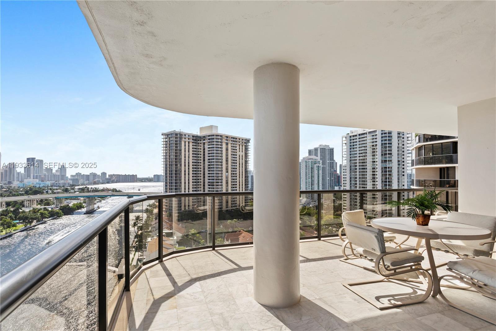 TURNBERRY ISLE SOUTH COND - Residential