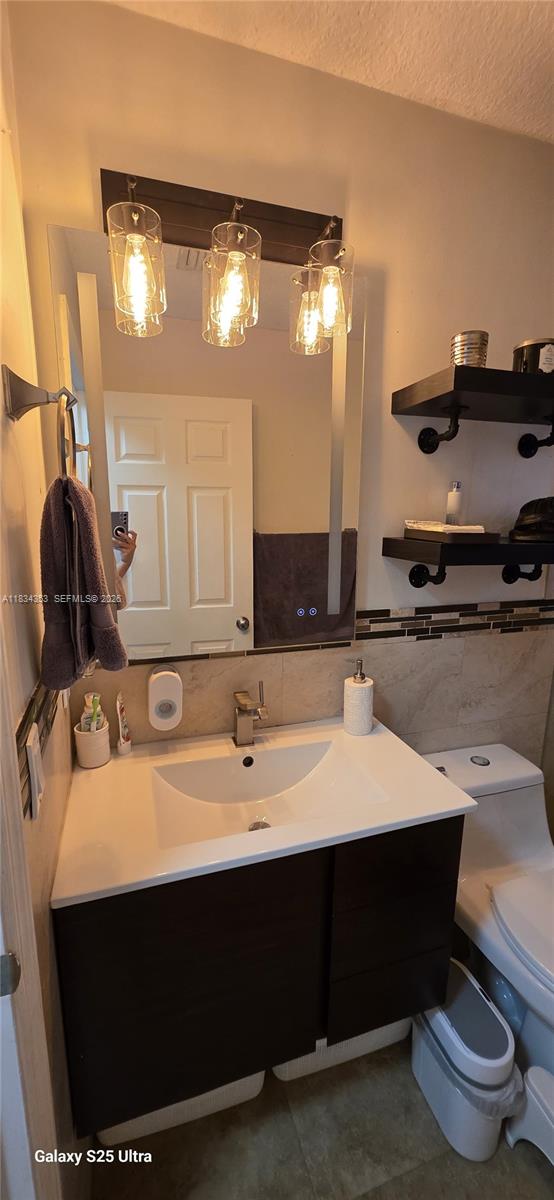 SUNSET LAKES PLAT TWO - Residential