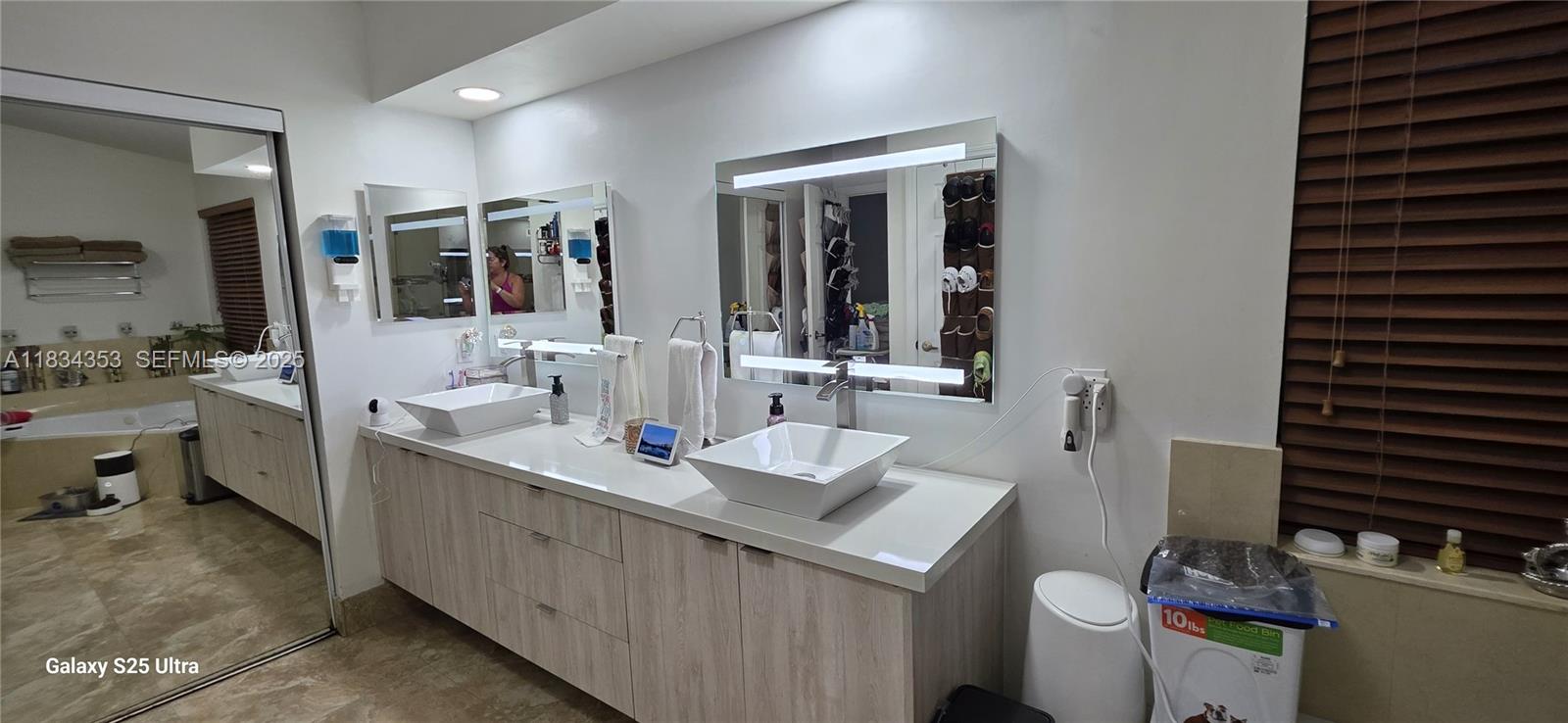 SUNSET LAKES PLAT TWO - Residential