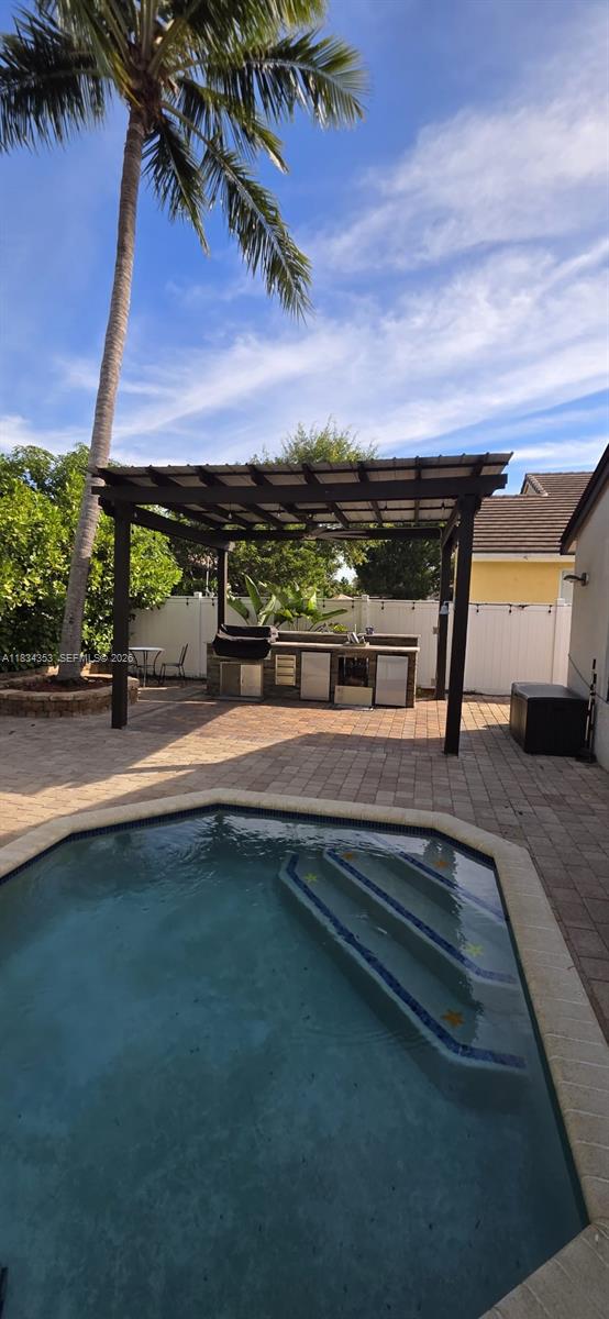 SUNSET LAKES PLAT TWO - Residential