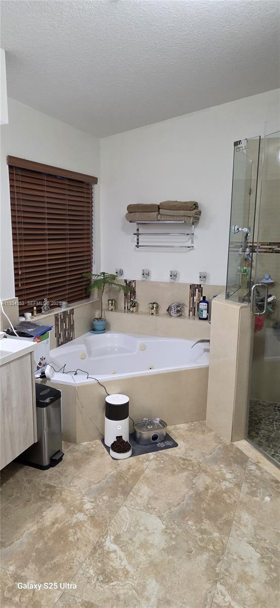 SUNSET LAKES PLAT TWO - Residential