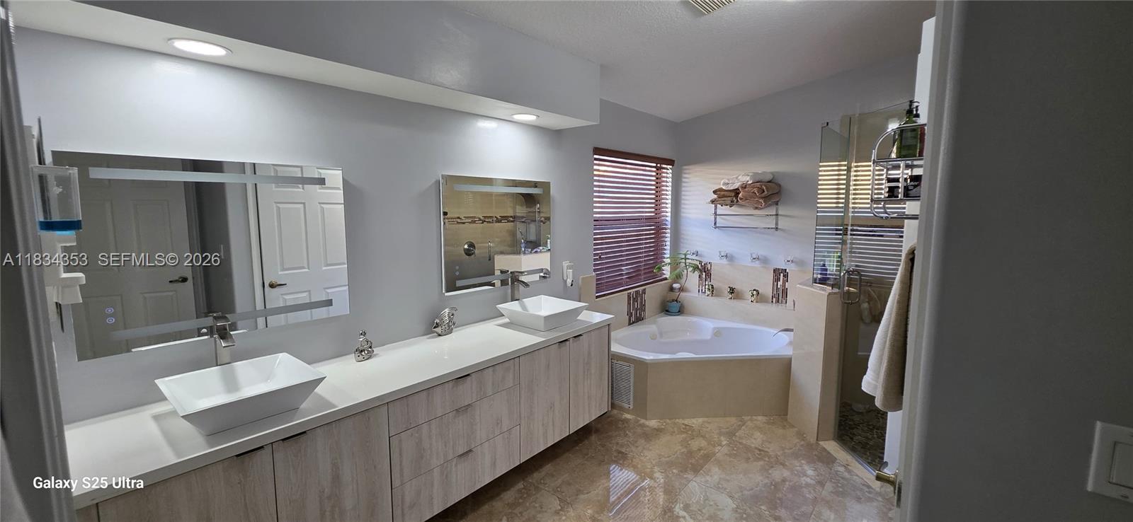 SUNSET LAKES PLAT TWO - Residential