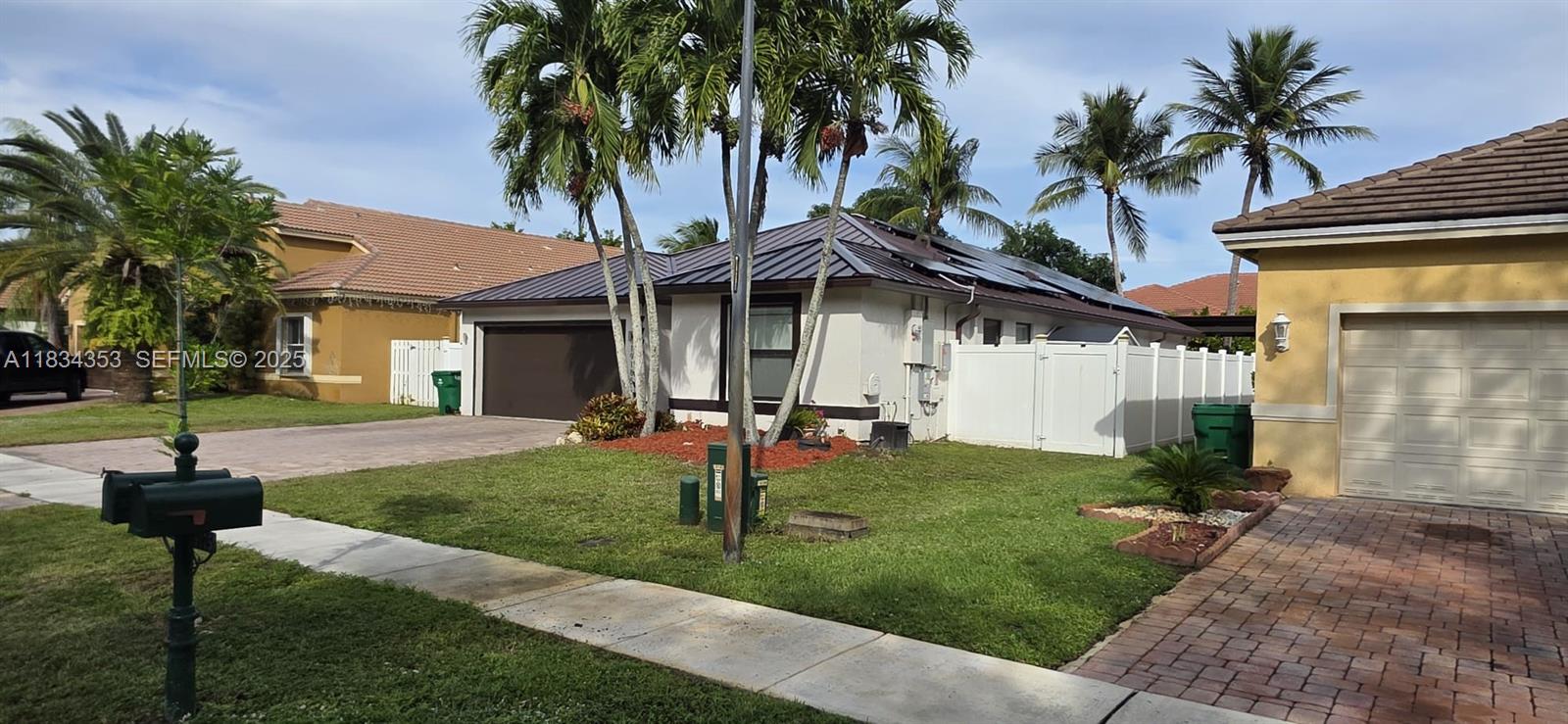 SUNSET LAKES PLAT TWO - Residential