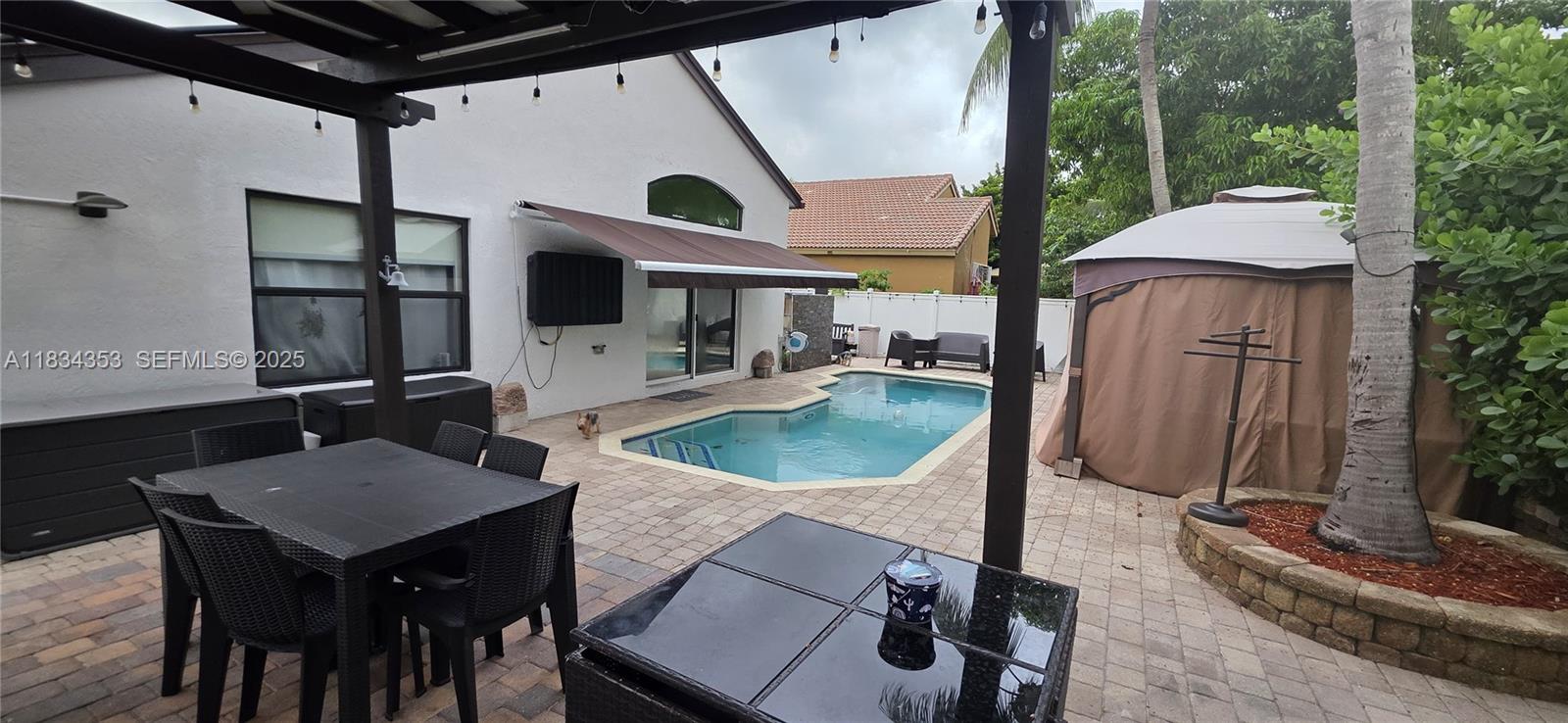 SUNSET LAKES PLAT TWO - Residential