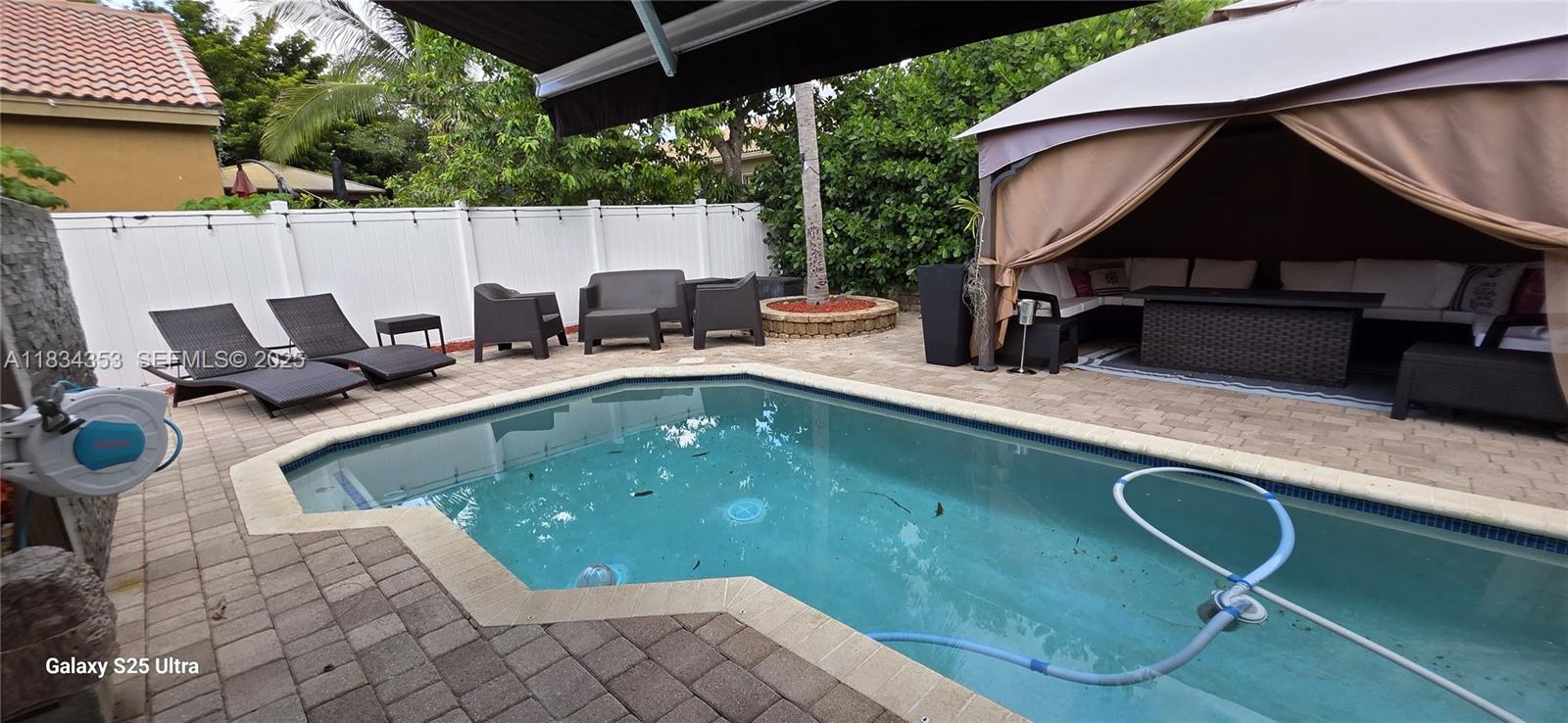 SUNSET LAKES PLAT TWO - Residential