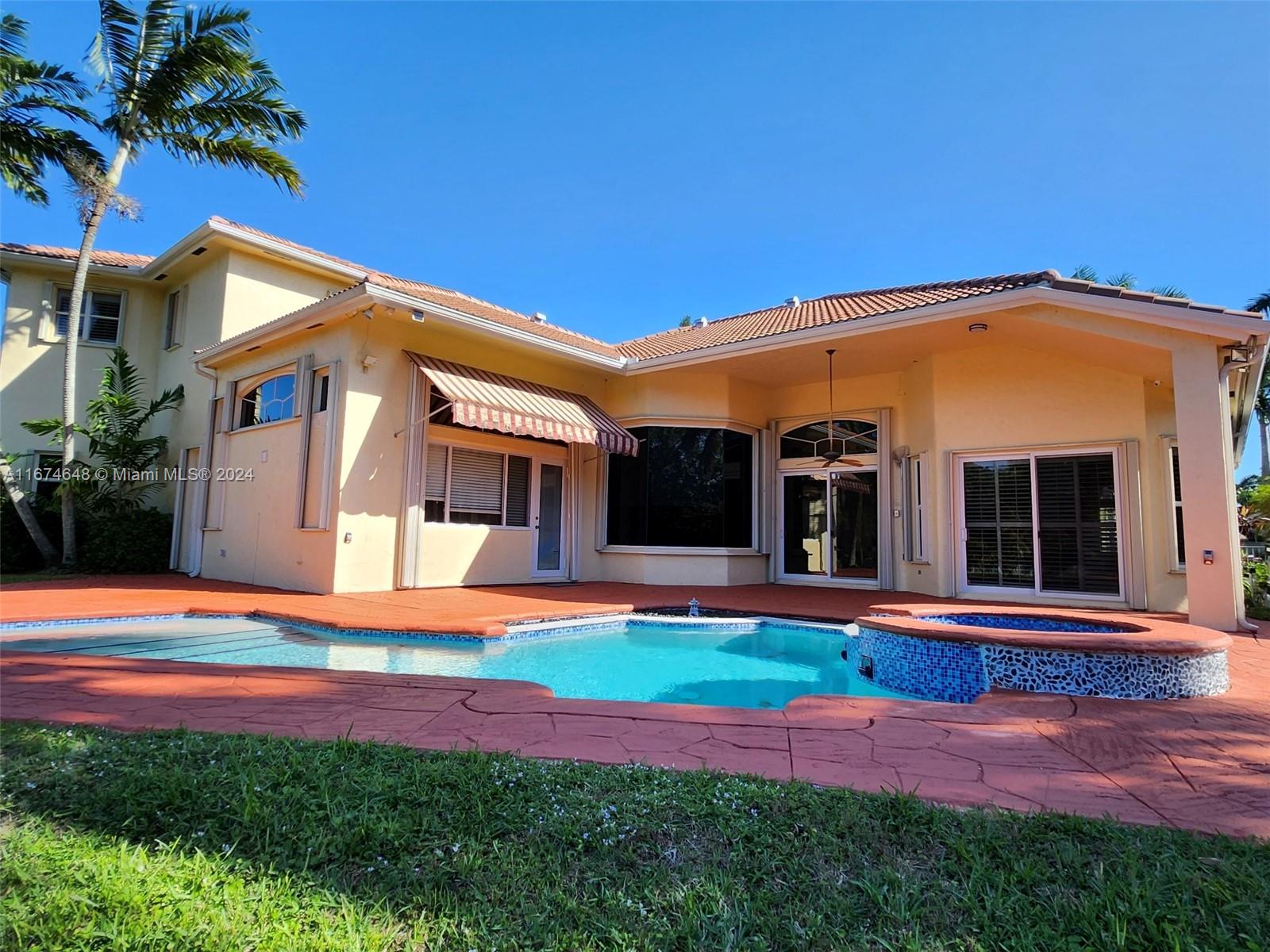321 Windmill Palm Ave