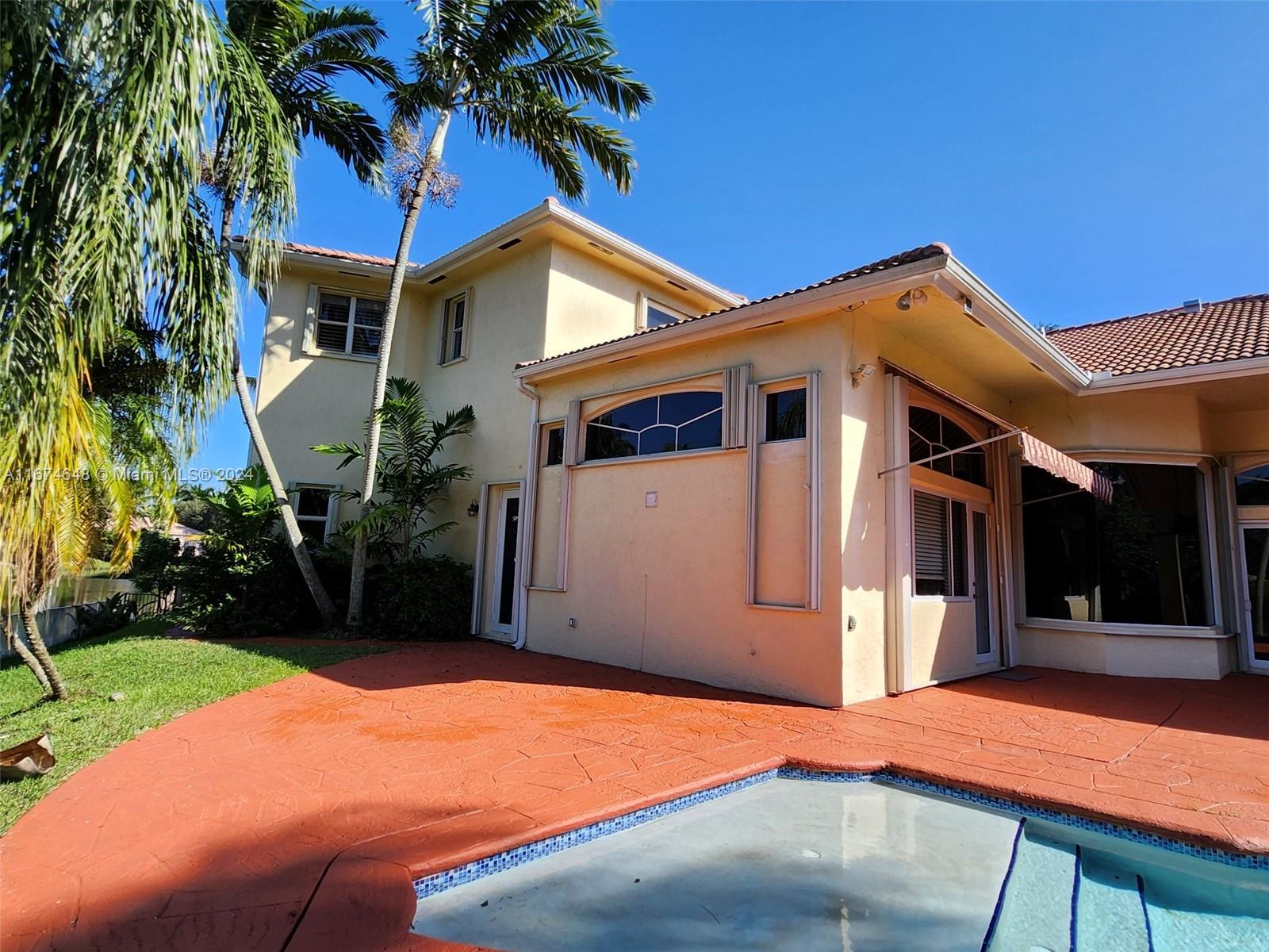 321 Windmill Palm Ave