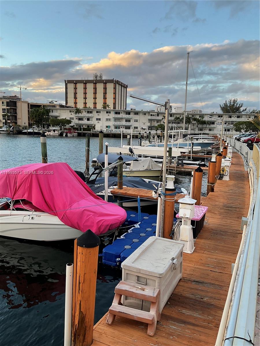 LAKE POINT TOWER CONDOMIN - Residential