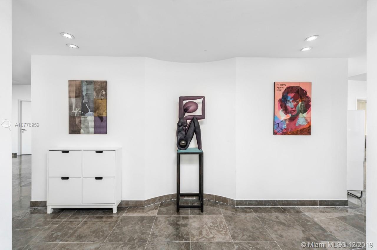 ICON CONDO - Residential