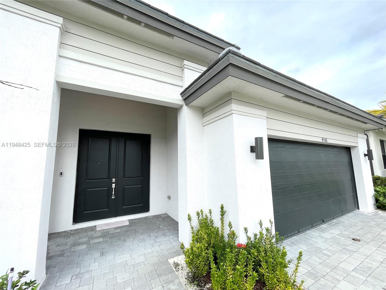 TUSCAN ISLES - Residential