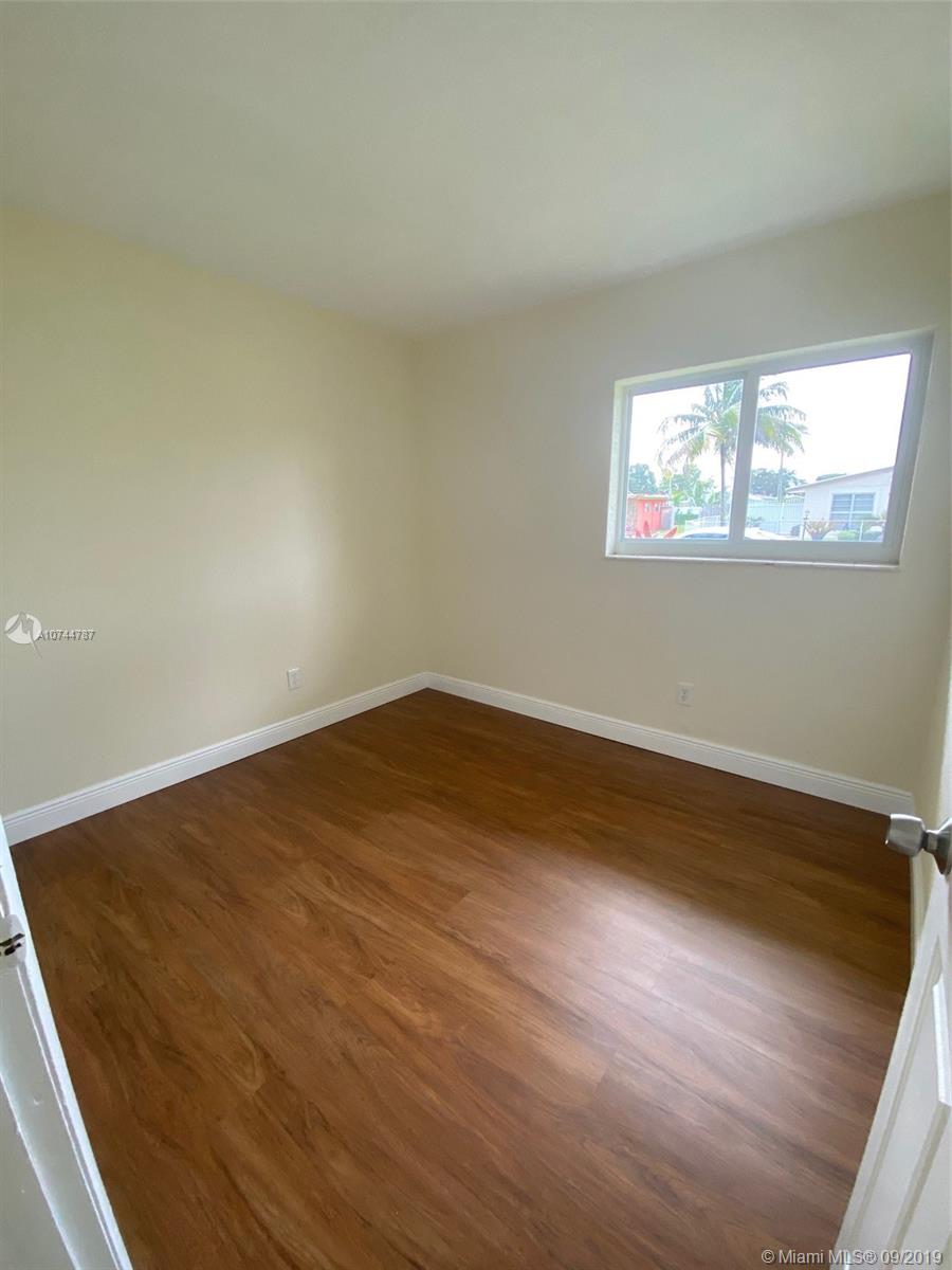 CAROL CITY GARDENS - Residential