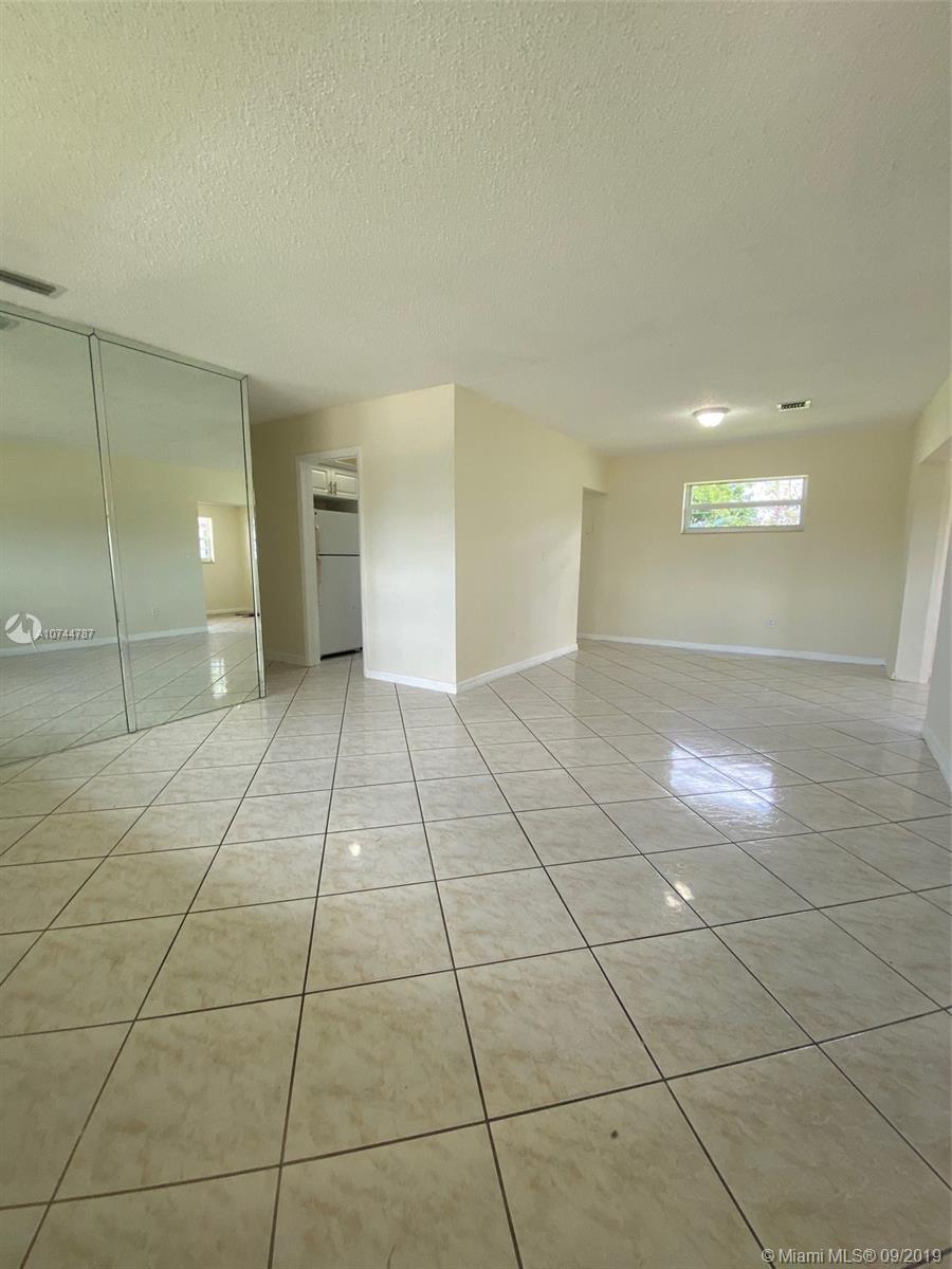 CAROL CITY GARDENS - Residential