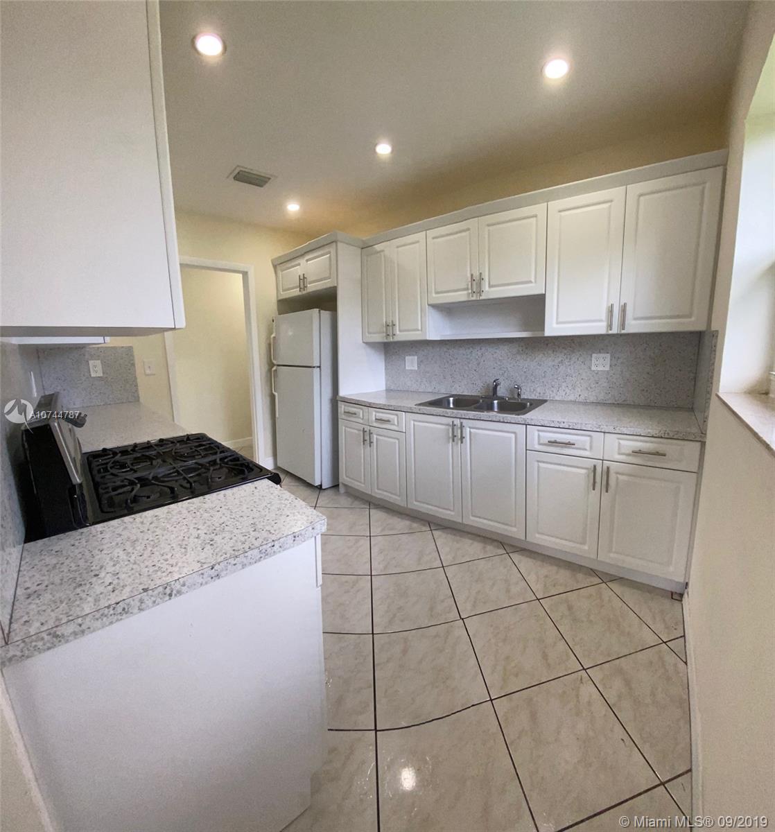 CAROL CITY GARDENS - Residential