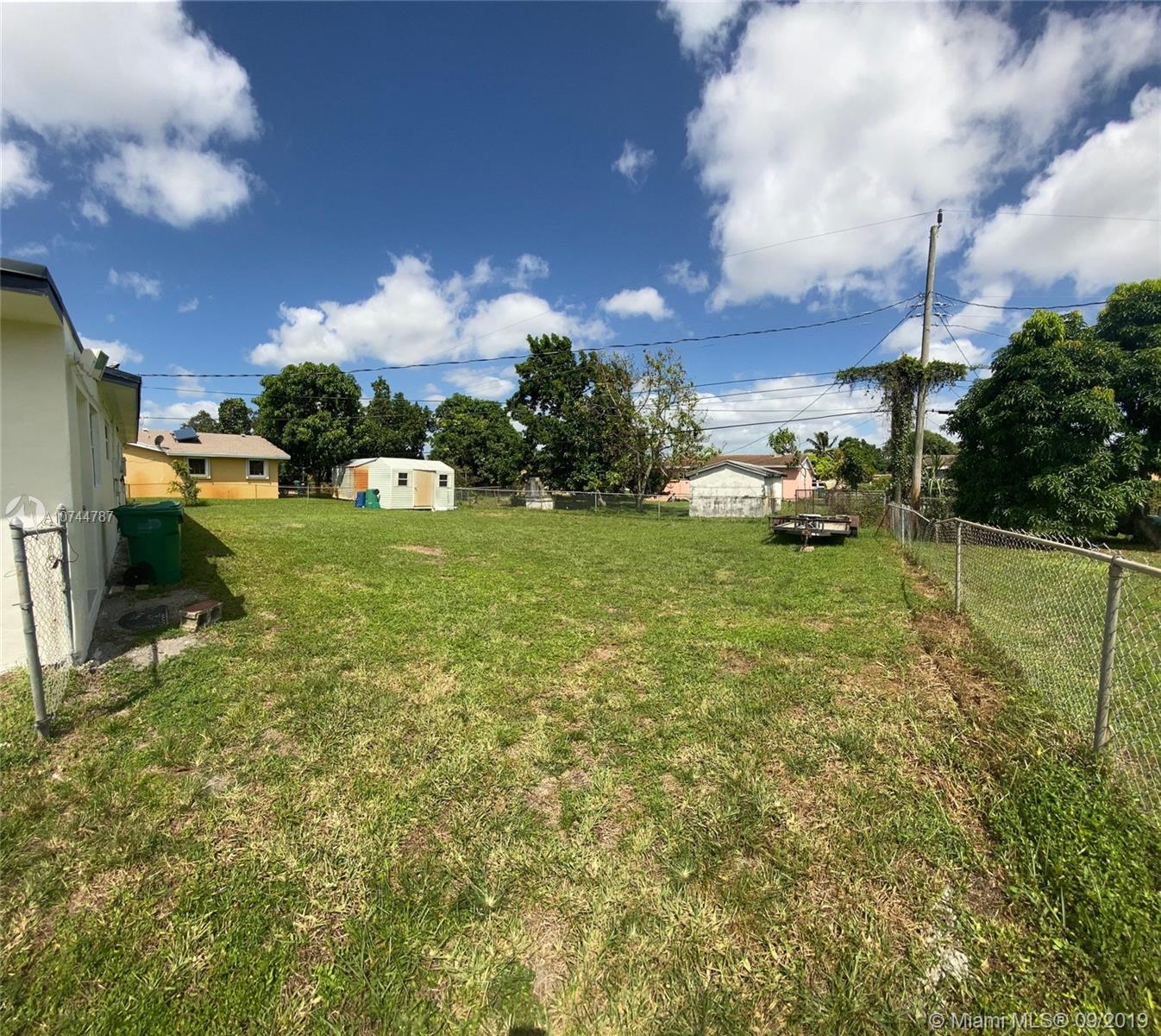 CAROL CITY GARDENS - Residential