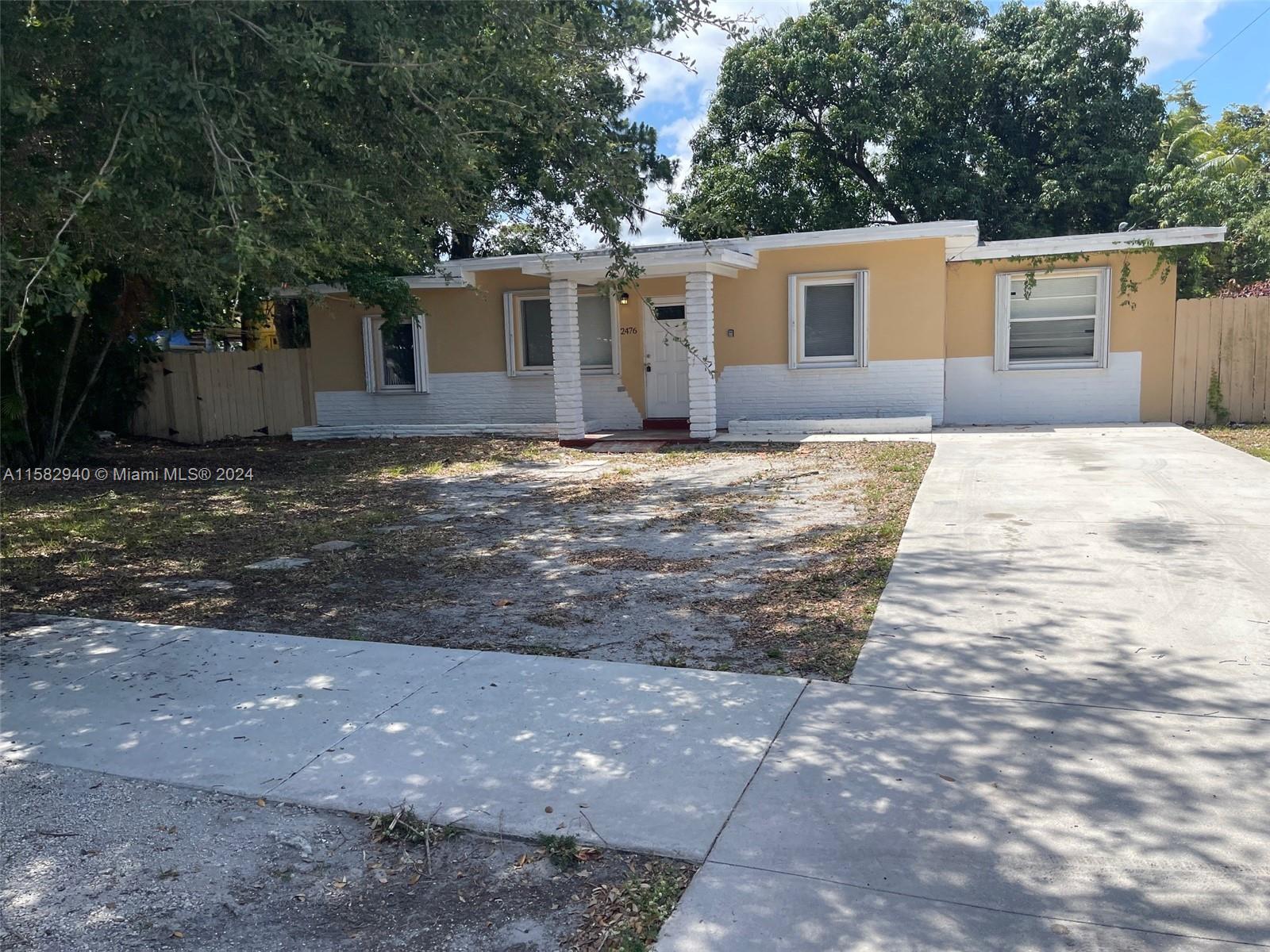 2476 Nw 101st St St, Miami, Broward County, Florida - 4 Bedrooms  
2 Bathrooms - 