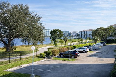 Tiny photo for 470 Executive Center Dr #2D, West Palm Beach, FL 33401 (MLS # A12008928)