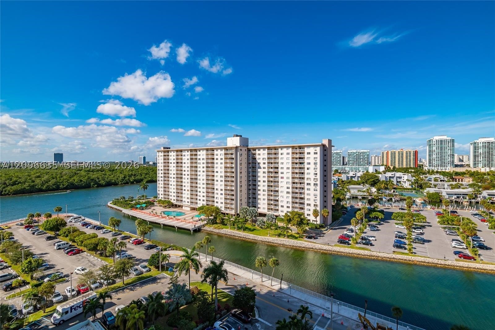 500 Bayview Dr 1227