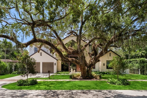 Photo of 418 Castania Ave, Coral Gables, FL 33146 (MLS # A12085251)