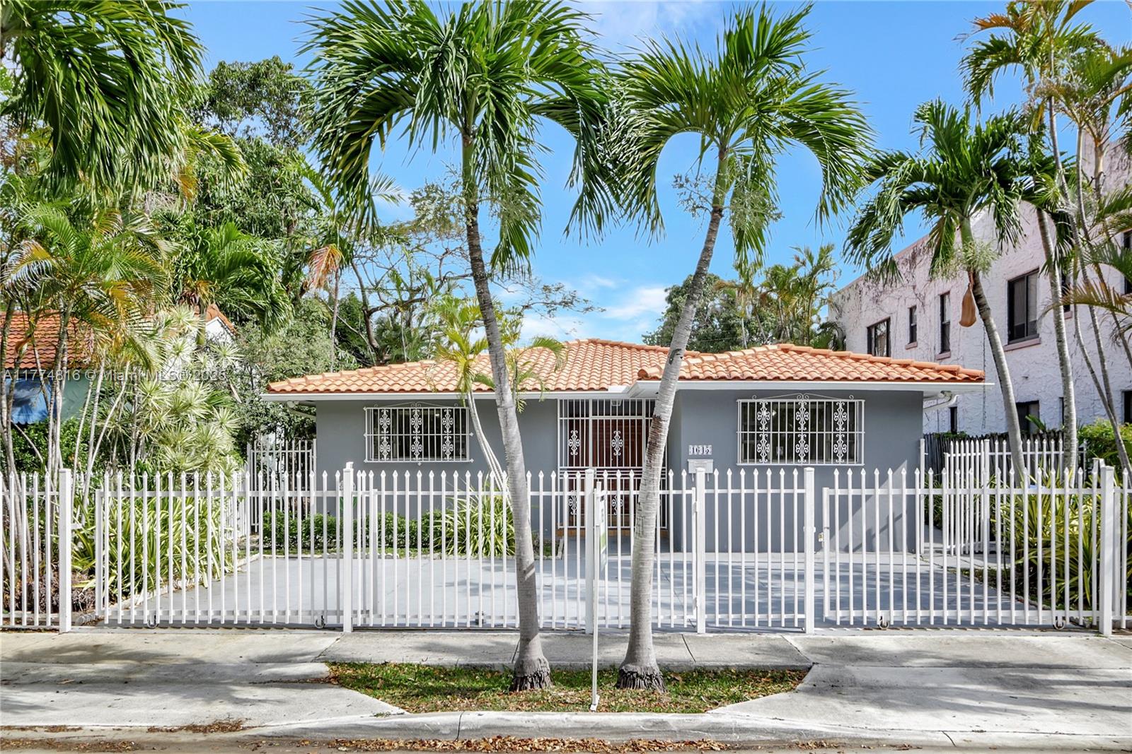 1645 Sw 10 St, Miami, Broward County, Florida - 4 Bedrooms  
2 Bathrooms - 