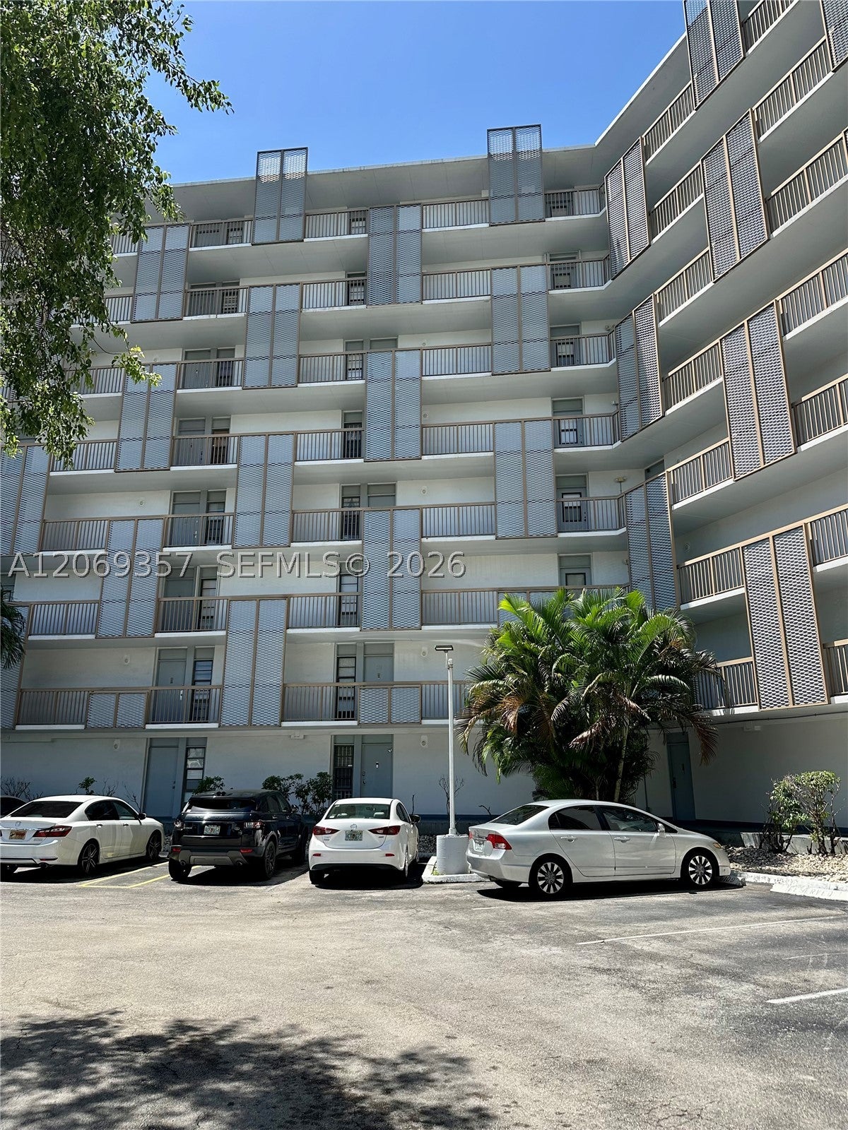 3401 N Country Club Dr EI-216
