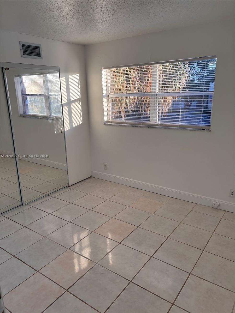 ELMVALE CONDO - Residential