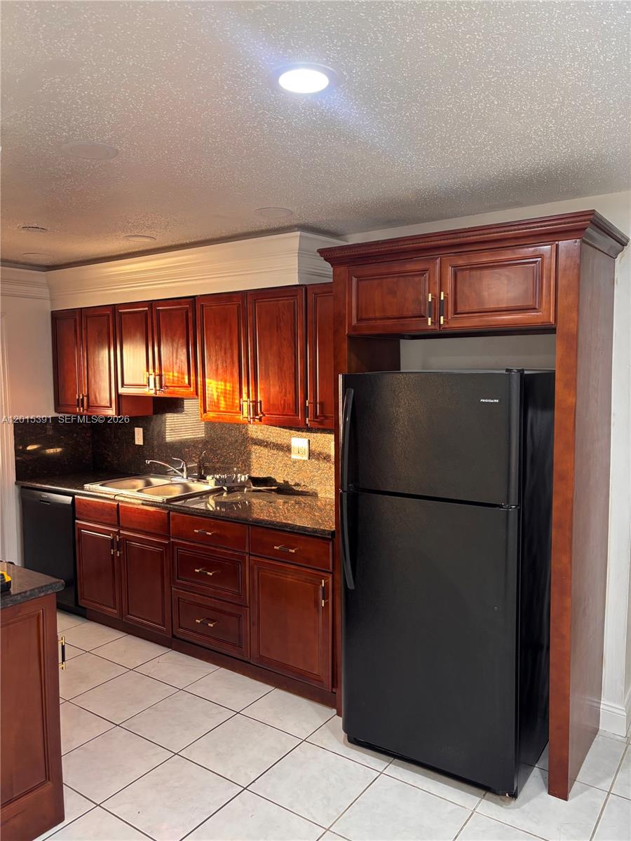ELMVALE CONDO - Residential
