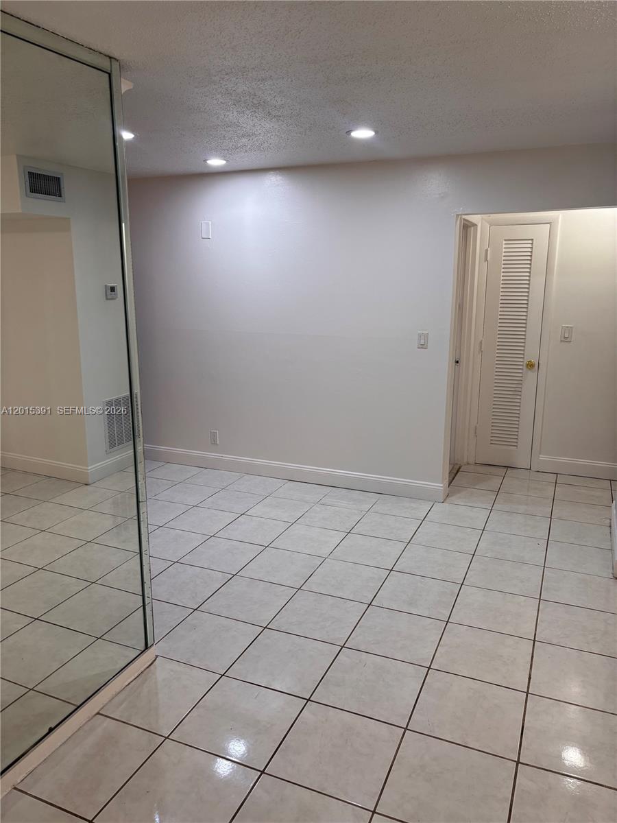 ELMVALE CONDO - Residential