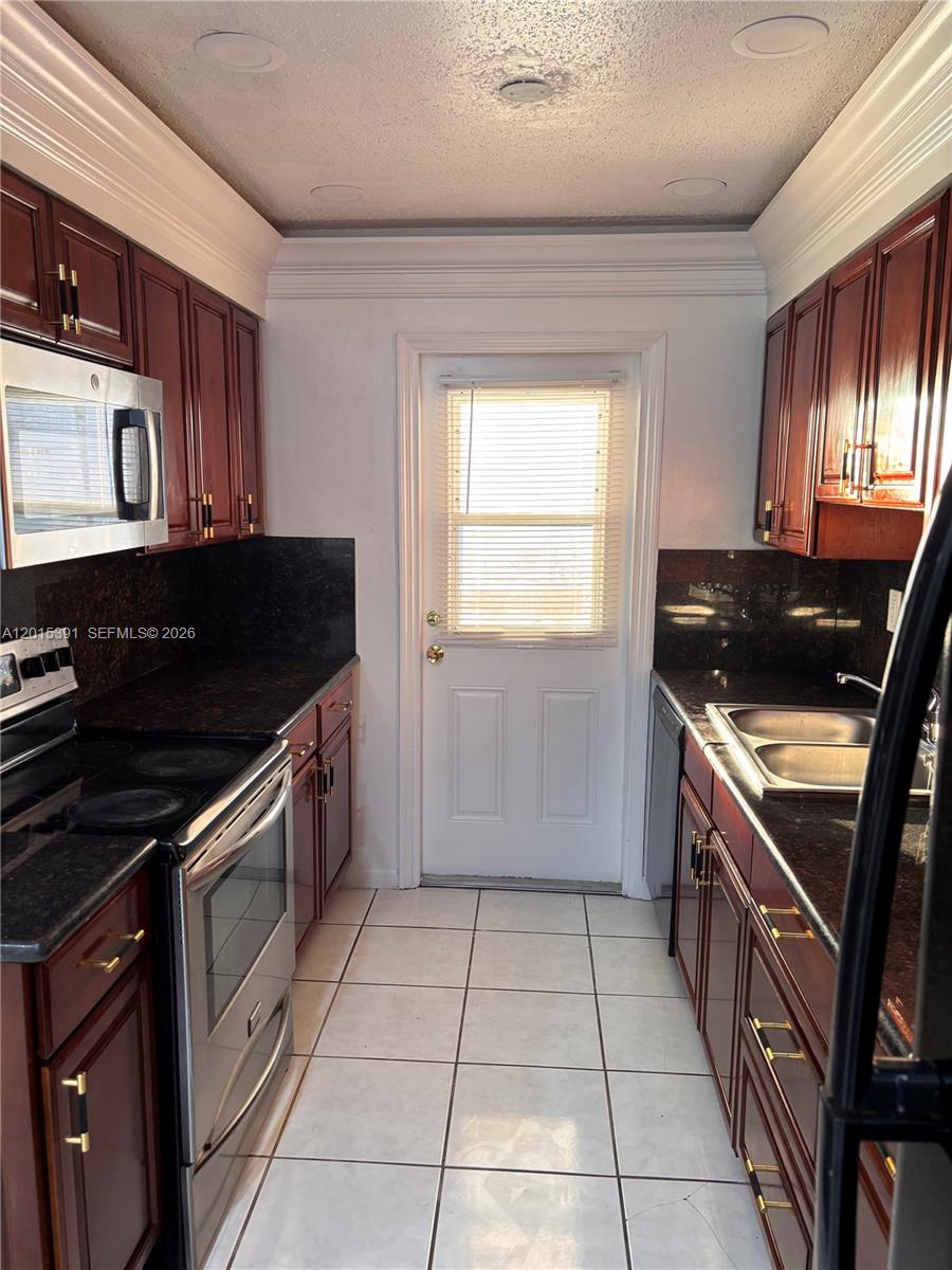 ELMVALE CONDO - Residential